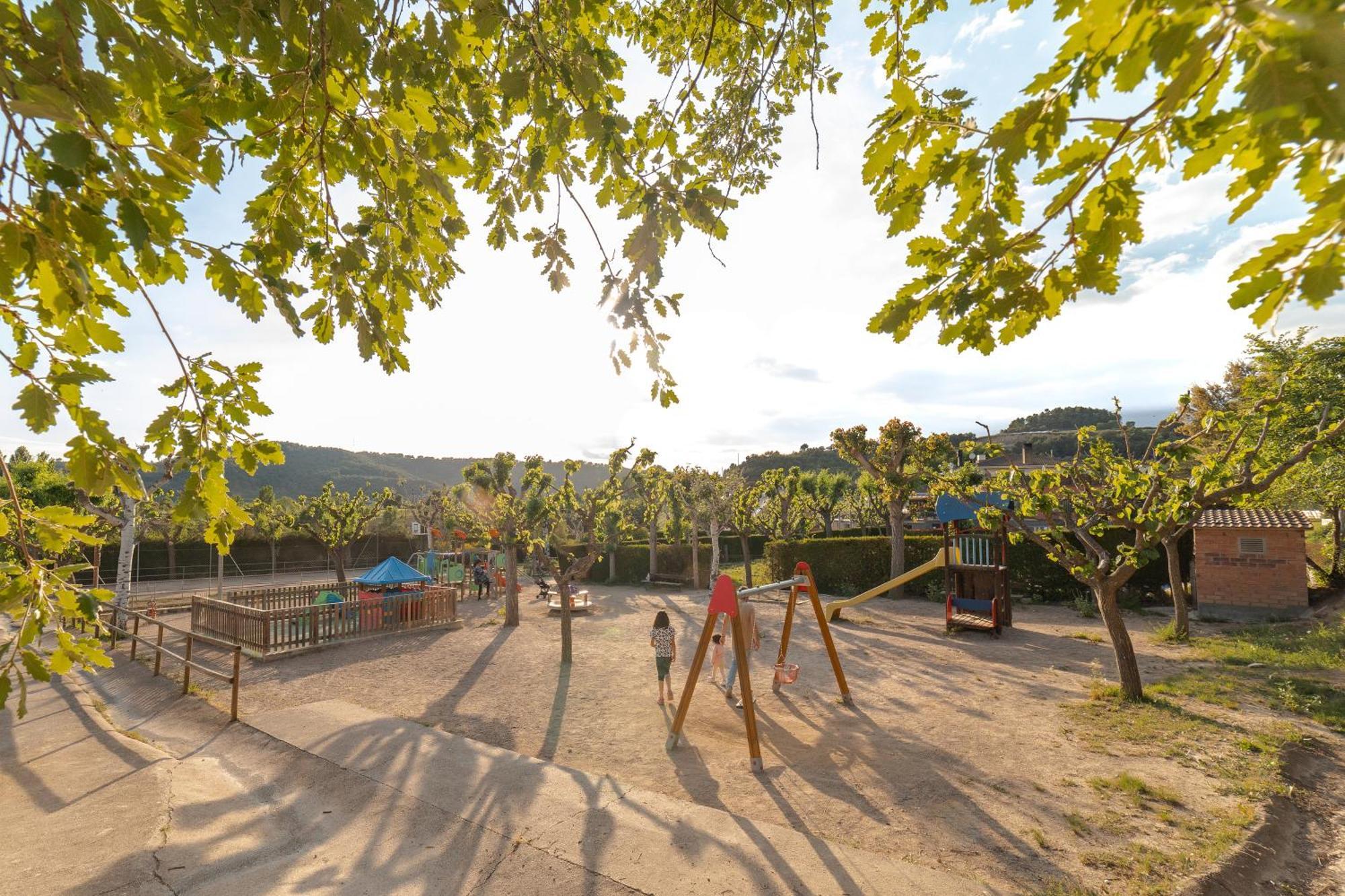 Bungalows - Camping El Solsones Solsona Exterior photo