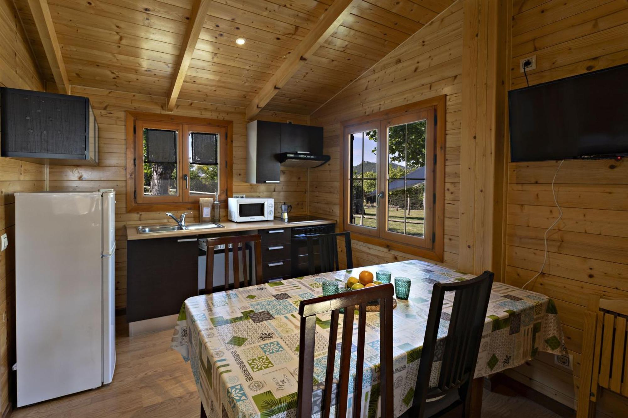 Bungalows - Camping El Solsones Solsona Exterior photo